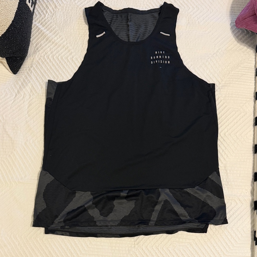 Nike Men’s Black Printed Running Tank Top Medium